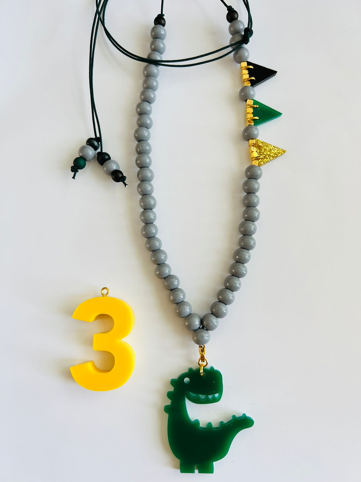 Verjaardagsketting grijs/geel 3 jaar
