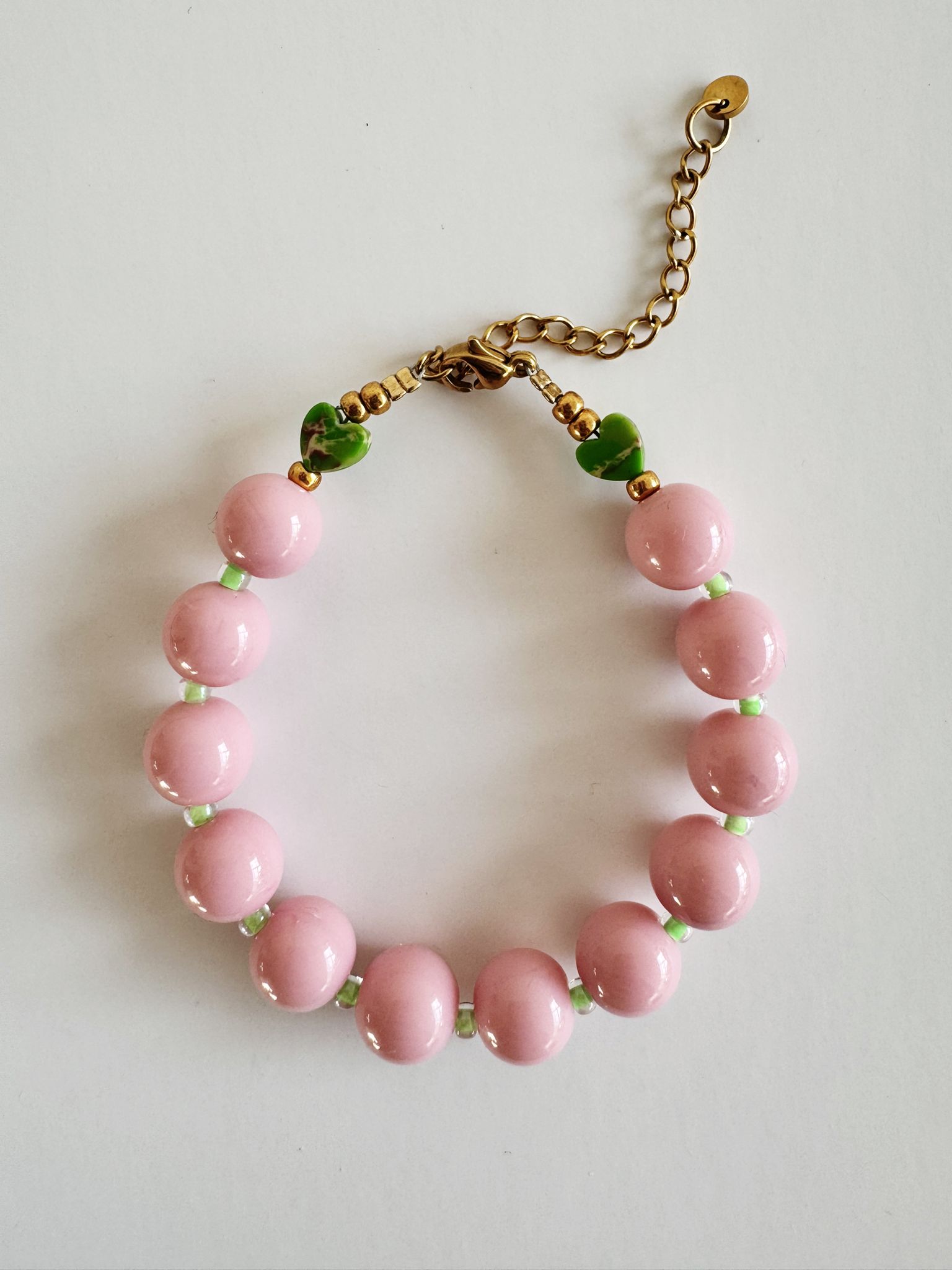 Armbandje roze/ groen