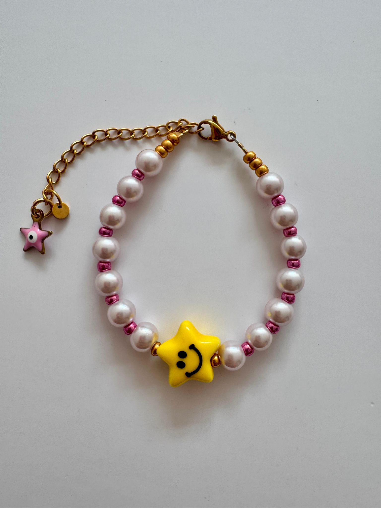 Armbandje happy stars ( verstelbaar)